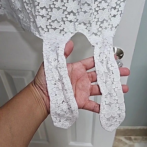 White Short Sleeve Top - Picture 12 of 13